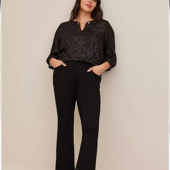 Torrid NWT Black Gold Crepe Chain Party Top - Picture 2 of 8